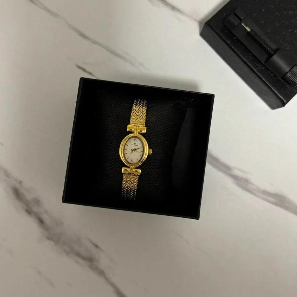 Sku0453 Retro Gold White dial Women Casual Bracelet Oval‎ Watch + gift bag